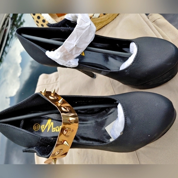 NEW BLACK HIGH HEELS SIZE 6.5 - Picture 1 of 7